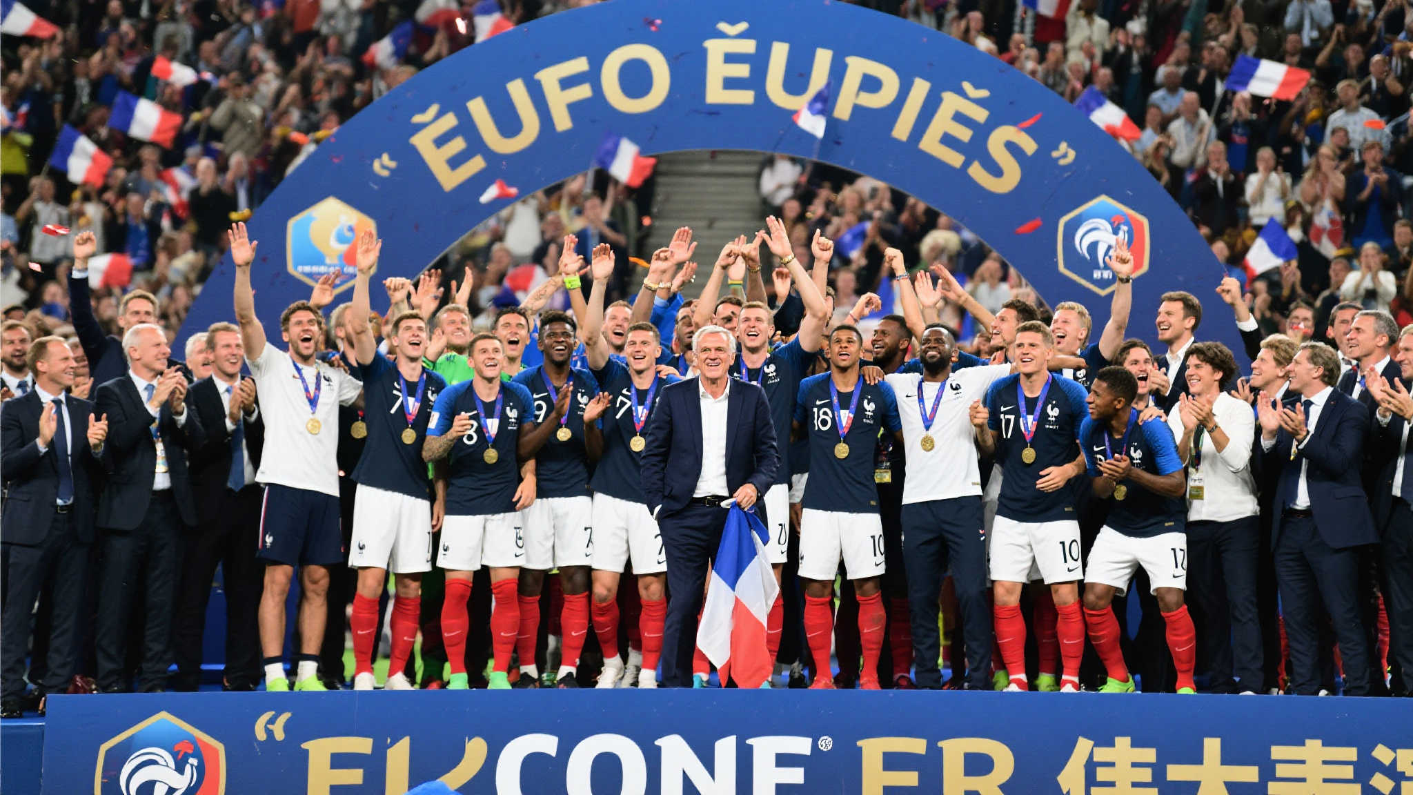 法国队送祝福:姆巴佩笑迎欧冠荣耀! 法国队送祝福:姆巴佩笑迎欧冠荣耀!